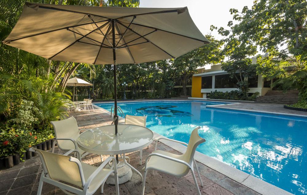 HS HOTSSON Hotel Tampico Exterior foto