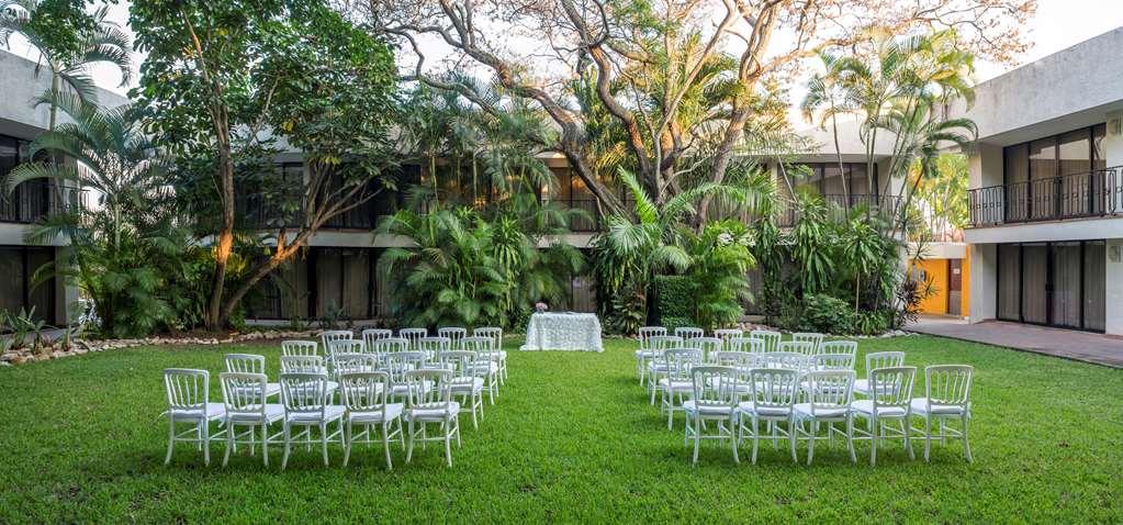 HS HOTSSON Hotel Tampico Exterior foto